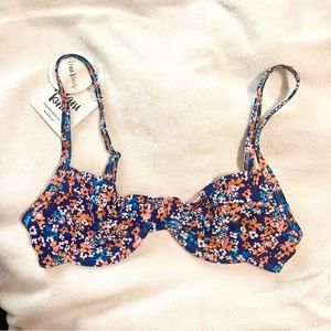 Kulani Kinis Blissful Blossom Top